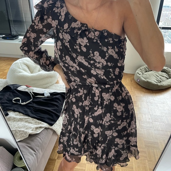 For love and lemons Theo one shoulder dress - Picture 5 of 5